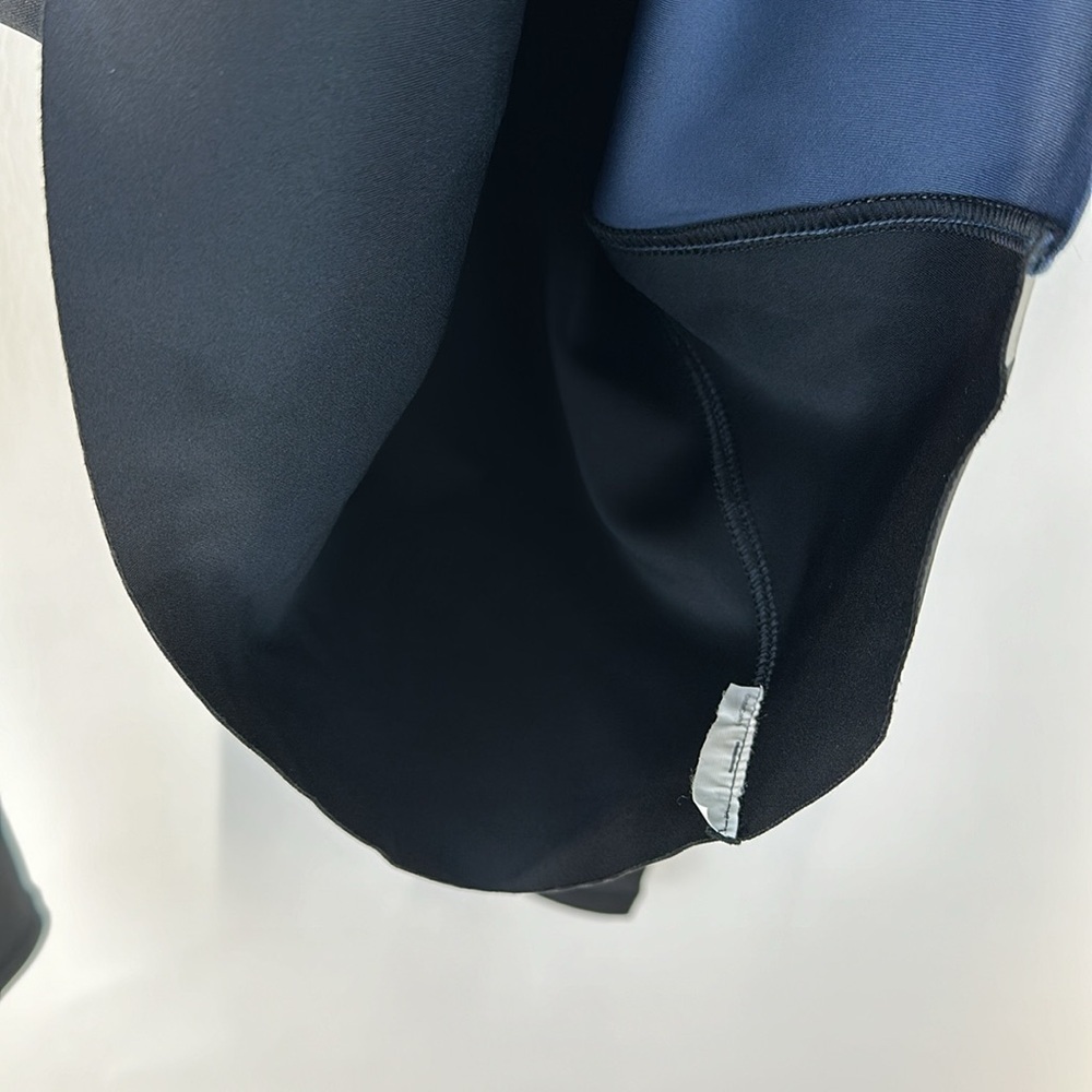 Under Armour Half Zip Pull Over Activewear Top, XS - Picture 11 of 11